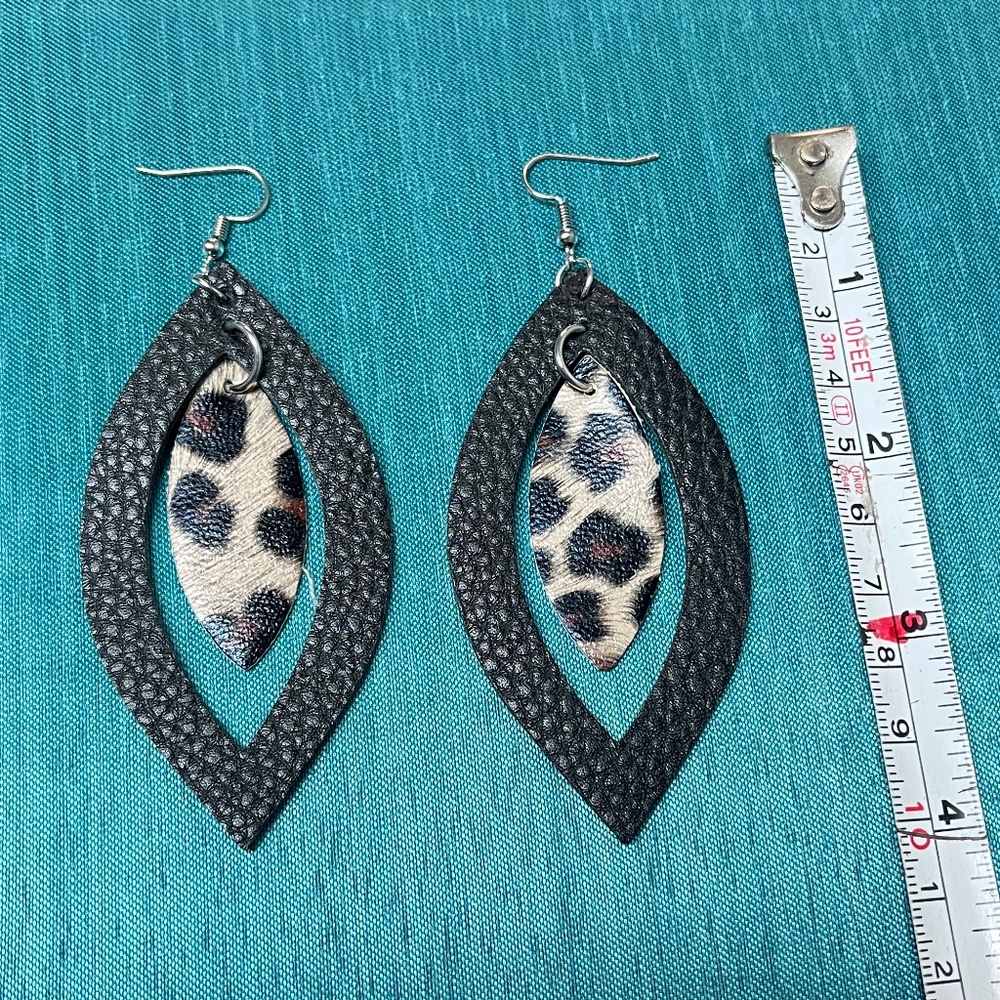 *NEW* $7 w bundle Trendy Dangle Animal Leopard Hanging Earrings Light Cheap